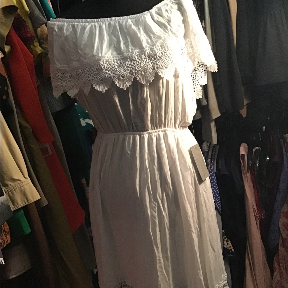 Off Shoulder White Summer Dress - Picture 5 of 13